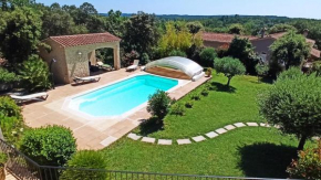 Très belle villa confortable au milieu des chênes